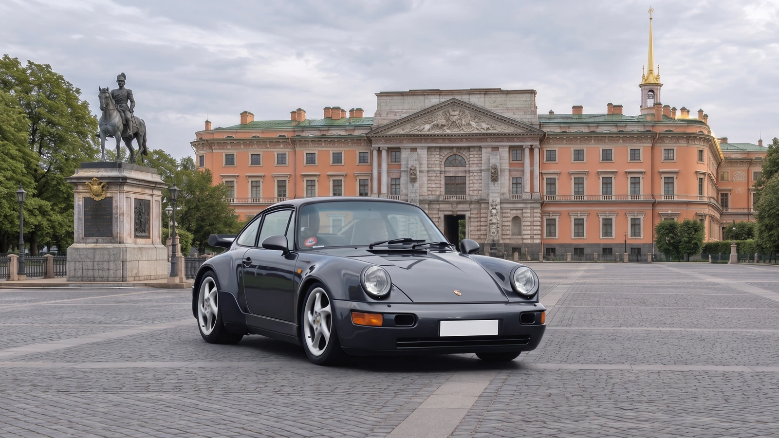 Porsche 911 Turbo у Михайловского замка